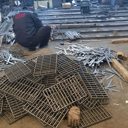 鋼格柵板市場(chǎng)價(jià)格及選購(gòu)指南