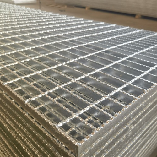 鋼格板在平臺中的應(yīng)用與耐用性優(yōu)勢