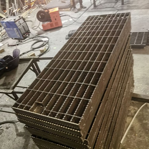 規(guī)格型號挑花眼？一文讀懂鋼格柵參數(shù)與適配場景