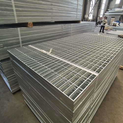 鋼格柵知識科普：材質(zhì)、規(guī)格如何影響使用效果？