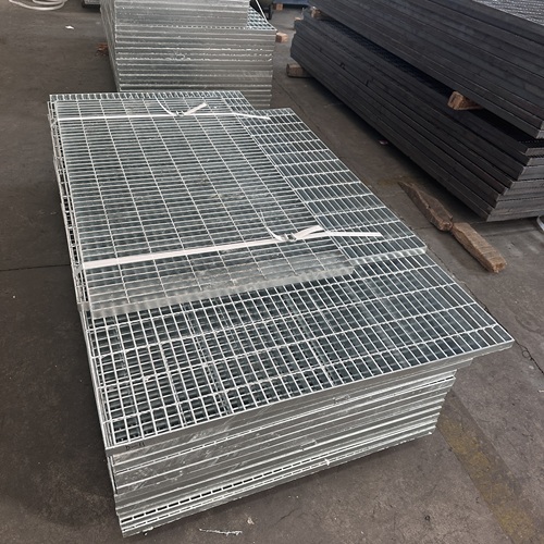 工業(yè)平臺(tái)選鋼格板承重穩(wěn)效率高的核心原因